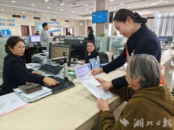 擒牛宝 广水：绿色通道即来即办 帮办代办一跟到底